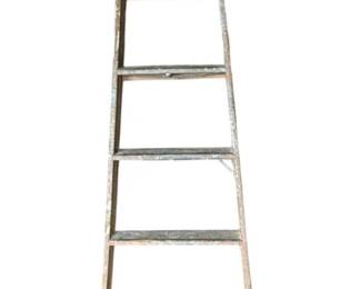 940 - 8ft Wooden Ladder