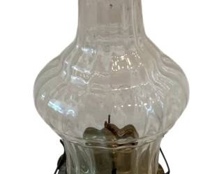 634 - Oil Lamp 12.5" (Description): Oil lamp measuring 12.5 inches in height.  Features a clear glass chimney and font with  brass fittings.