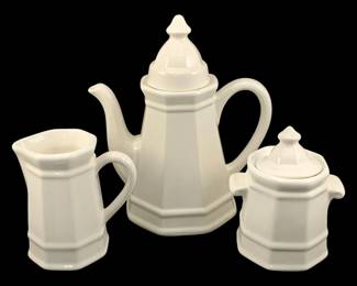 415 - Pfaltzgraff Heritage Teapot w/ Creamer & Sugar Set (Description): Teapot - 10" tall