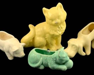 424 - 4 Ceramic Animal Planters (Description): A collection of four ceramic animal planters.  The lot includes various animal-shaped  planters suitable for small plants or  decorative display.