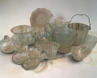 273 - Assorted Glass Items