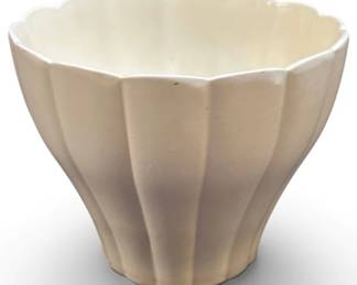 959 - Red Wing Vase - 7 x 8.75
