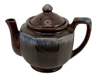 389 - Vintage Teapot 6.5"x8"x5" (Description): Vintage teapot with lid. Measures 6.5 inches  by 8 inches by 5 inches.