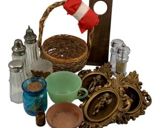 448 - Assorted Decor Items (Description): A miscellaneous lot of assorted items. No  measurements recorded.