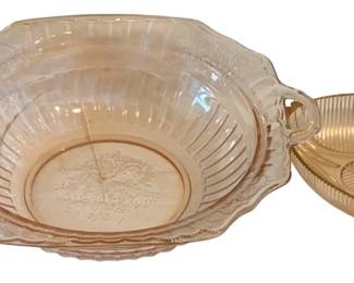 653 - 2 Pink Glass Items - 1 Cracked (Description): A two-piece pink glass items. Please note  that one piece is cracked.