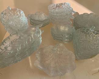 292 - Assorted Glass Items
