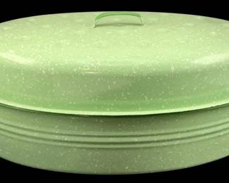339 - Enamelware Dutch Oven 7"x16.5"x9.5" (Description): Enamelware Dutch oven with lid. Measures 7  inches by 16.5 inches by 9.5 inches.