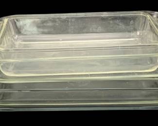 362 - 4 Glass Baking Dishes - Assorted Sizes (Description): The largest dish measures 15.5 inches by 8  inches by 3 inches.