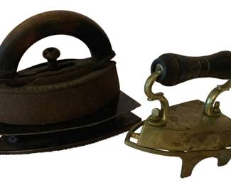 192 - 2 Vintage Irons w/ Trivets (Description): A pair of vintage irons accompanied by their  trivets. The set includes two decorative  irons with matching stands for display or  collection purposes.