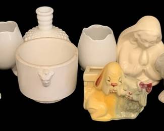 492 - Assorted Ceramic Animal Figurines & Planters (Description): A lot of assorted ceramic items including  animal figurines and planters. The collection  features various decorative pieces in  different styles and finishes.