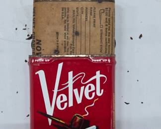 Full Velvet Pipe and Cigarette Tobacco Tin
