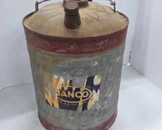 Janco Metal Gas Can With Handle and Spout