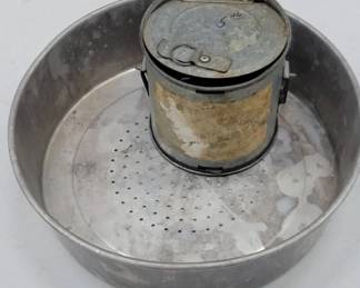 Metal Sifter with Flip-Flop Worm Bucket