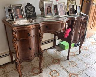 French Provincial Desk/Vanity