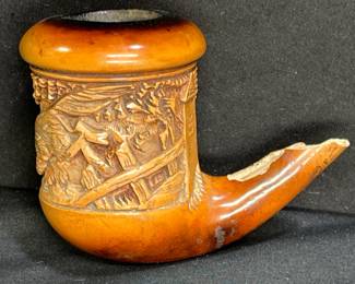 Antique Meerschaum Pipe with Carved Hunting Scene