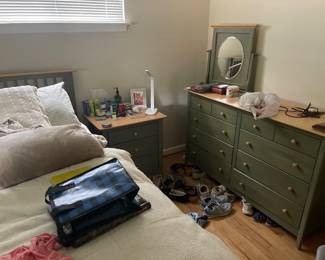 Queen Bedroom set w/ 2 year old medium firm mattress ,dresser , nightstand & mirror $1600