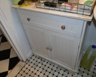 Bathroom vanity cabinet
