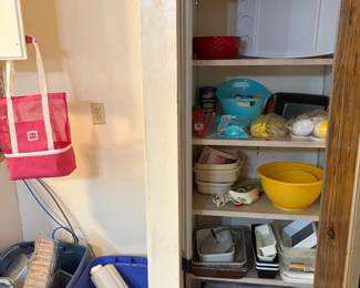Kitchen items- tupperware, pots/pans