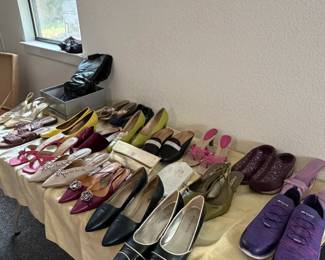 Ladies shoes size 11