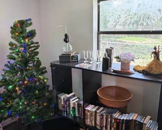Christmas tree, ent cabinet