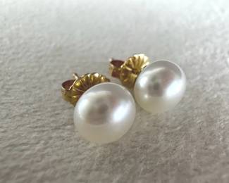 14K Yellow Gold Freshwater Pearl Stud Earrings 7mm Button Pearls 1.12g