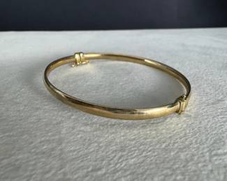 10K Yellow Gold Hollow Hinged Bangle Bracelet 3.35g
