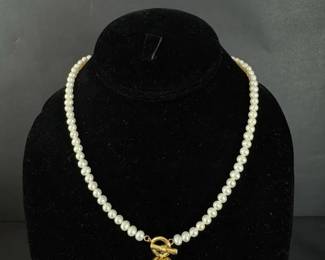 Freshwater Pearl Necklace with 14K Gold Heart Toggle Clasp 21.79 Grams