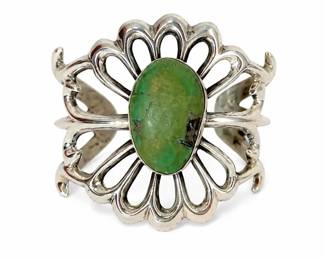 91.38g  Unmarked Vintage Mexican Silver Cuff Bracelet with Green Cabochon Stone