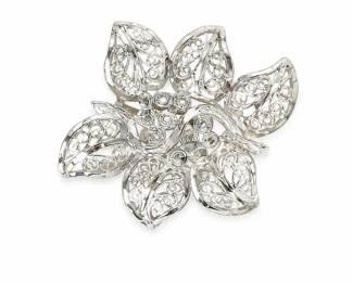 9.00g  Vintage 925 Sterling Silver DiamondCut Flower Brooch