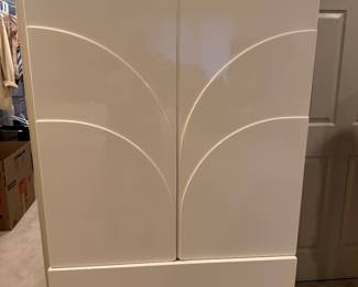 Formica chest of drawers