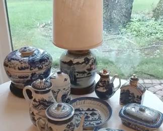 Oriental Style Blue and White Foo Dog Bowl Lamp Teapots