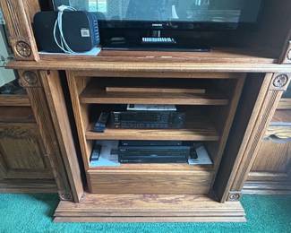 Electronics ny Samsung, LG, Onkyo, Pioneer and others.
