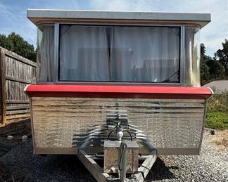 Holiday House Travel Trailer