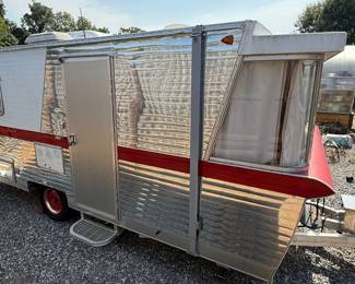 Holiday House Travel Trailer