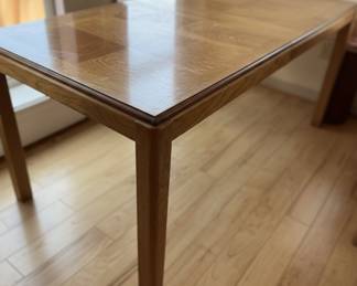 Mid-Century Modern Style Dining Table