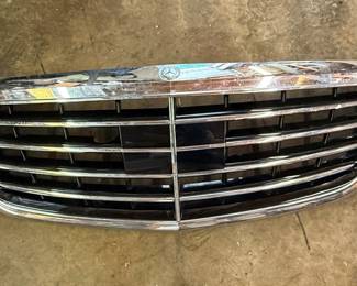 Mercedes-Benz W221 S-Class Front Grille