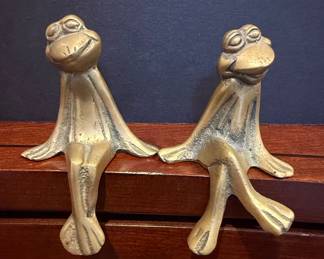 Solid Brass Sitting Frog Shelf Sitters