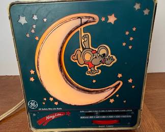 GE Nitey Lite Radio Model 7-4111A