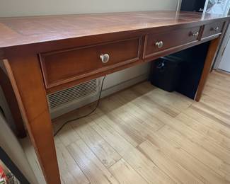 Traditional Style Writing Desk with Drawer Glides