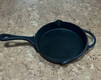 The Pioneer Woman Cast Iron Skillet