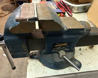 Little Daddy 4-Inch Bench Vise