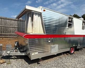 Holiday House Travel Trailer