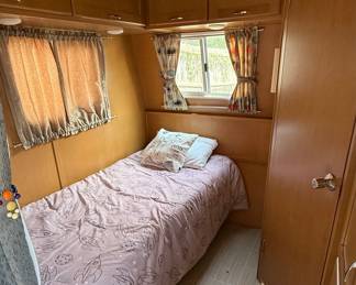Holiday House Travel Trailer
