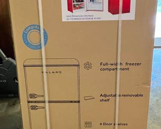 Galanz 7.6 cu. ft. Retro Refrigerator BCD-215V-62H - 2 available