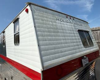 Holiday House Travel Trailer