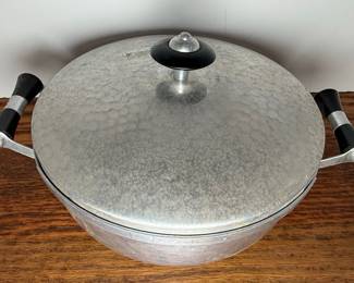 Magefesa Style Hammered Aluminum Casserole Pot