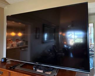 Sharp LC-70UD1U 70-Inch 4K Ultra HD LED TV