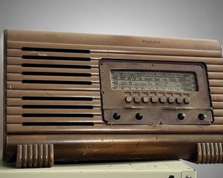 Philco 41-255 Tabletop Tube Radio
