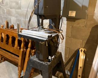 Vintage Sears Craftsman 12-Inch Bandsaw