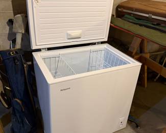 Hotpoint 5.1 - 7.1 Cu. Ft. Chest Freezer